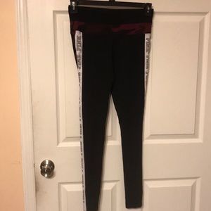 Pink Victoria secret yoga leggings black/white S M